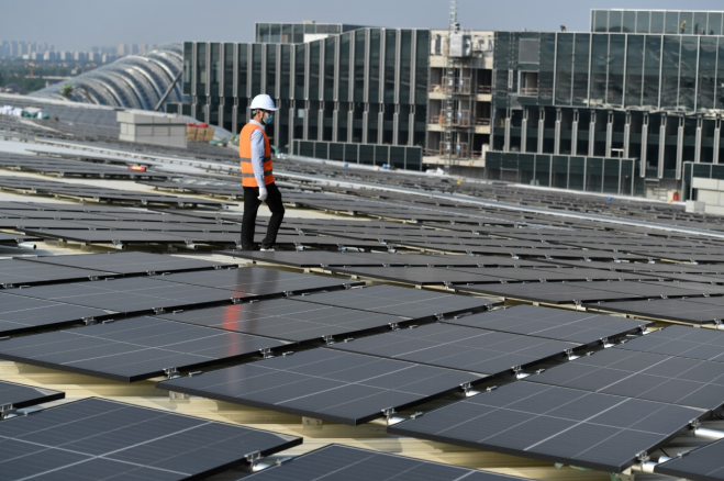 Fabricantes de paneles fotovoltaicos: los héroes anónimos de la transición verde