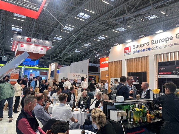 Partido estrella intersolar: las élites de PV se reúnen para una cita brillante