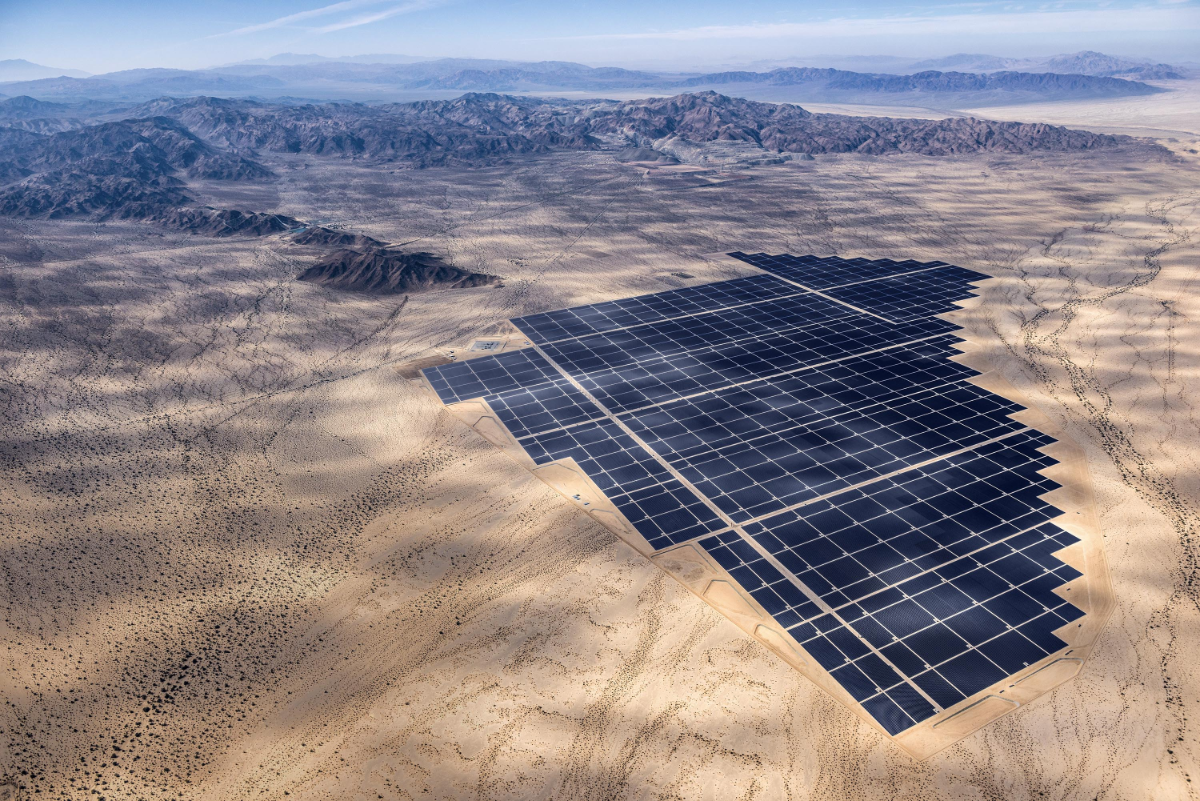 Cómo los paneles solares independientes superaron una pérdida de energía del 30%: la historia de éxito de una granja del desierto